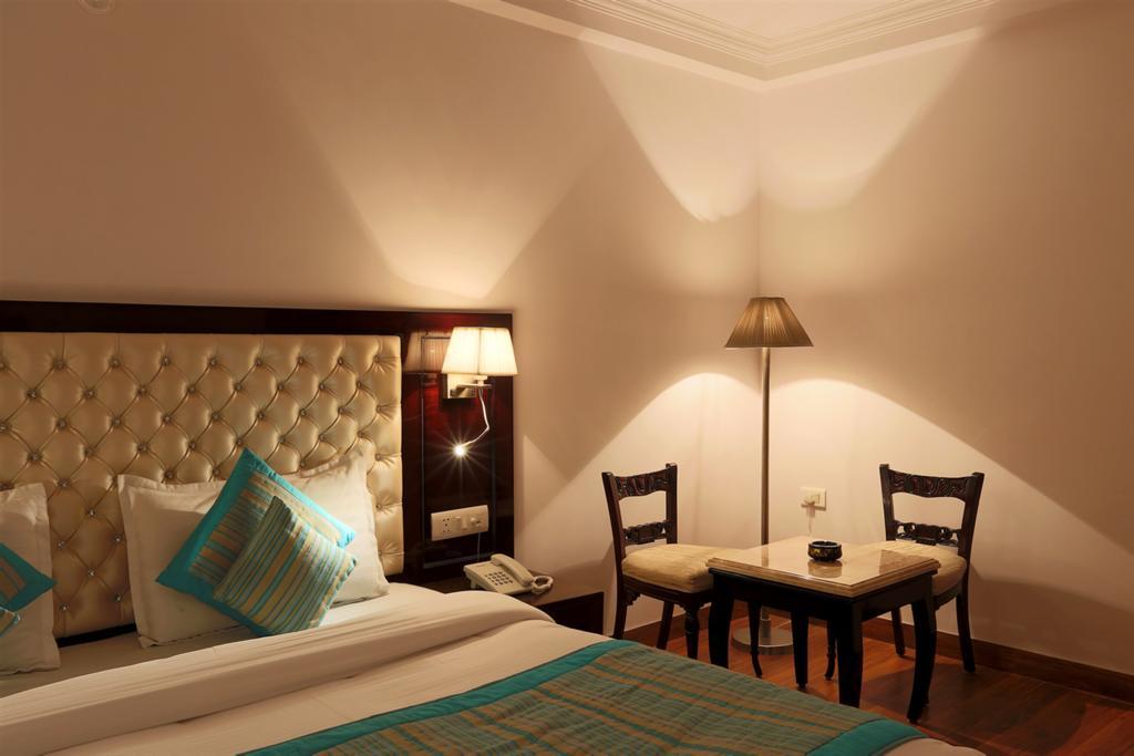 Hotel Waves, Delhi Airport Ngoại thất bức ảnh